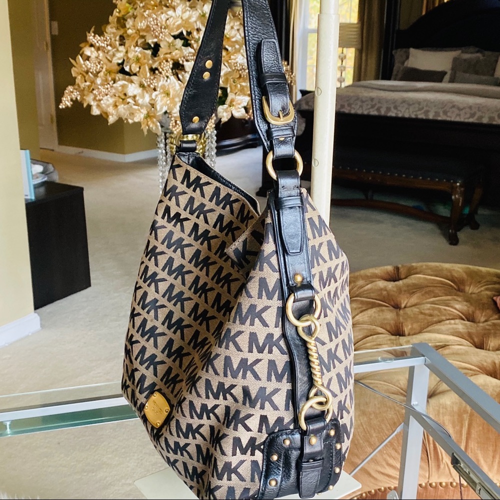 Michael Kors MK logo hobo bag - Picture 3 of 8